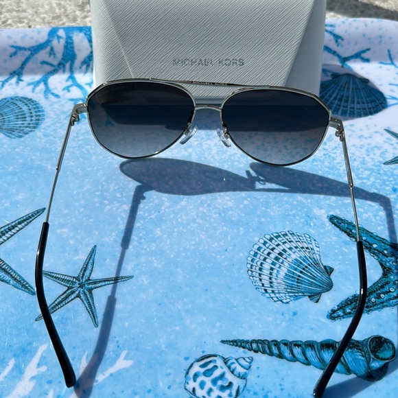 Michael Kors Aviator Sunglasses New with Box Sold out color!SALE! 😎🕶️ - Picture 2 of 8